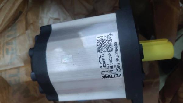 40 cc to 160 cc gear pumps are available.
