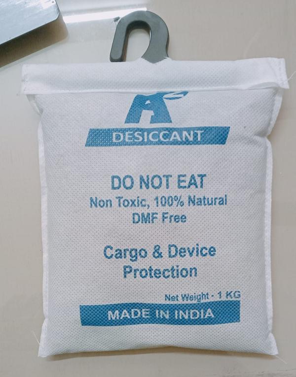 Active mineral desiccant, also known as high clay desiccant, is a kind of natural environmental protection material, which is made by natural mineral extraction, separation, drying and other processes,. It is safe, tasteless, dust free, fast adsorption, high moisture absorption rate, environmental protection and pollution free. It can be treated as a waste after use. Its particles will be degraded naturally and returned to the earth.Bentonite Desiccant also called montmorillonite clay desiccant pack, it is one kind of desiccant made of natural ores using such techniques as high temperature heating, organic carbonization, Montmorillonite swelling, streaming treatment, drying, activation, crushing, and screening concentration. Product application:1. It is mainly used for drying and adsorption of food, medicine and tea2.It is used for drying and adsorption of clothing, shoes and caps, instruments and electronic products3. It is used for drying and adsorption of containers, mechanical equipment and other productsProduct features:1. tasteless and non environmental pollution, it is a kind of health and environmental protection product.2. It has strong hygroscopicity and adsorption, strong adsorption capacity and fast adsorption speed.3. High compressive strength, stable performance, non renewable 4. Low price, it is an ideal substitute for silica gel.