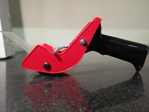 Type: 	Handheld.Suitable for Holder size: 	: 2” wide tape.Max O.D: 	1”,11/2”, &3” core.Tension control: 	No.Pressure roller	Plastic Wiper:	ABS plasticBlades	Galvanized steel Total weight without tape:  	Safety enabled:	No Handle type:	Plastic 