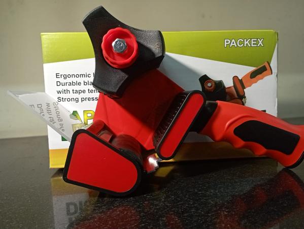 Type:	Handheld.Suitable for:	3” wide tape.Holder size:	Standard 3” core with id 75mm.Max O.D:	100mm/150mm.Tension control	Available HD.Pressure roller	Rubberized HD.Wiper:	Flexible HD.Blades	Galvanized Steel.Total weight without tape:  	430 gms.Safety enabled:	Yes, High Safety.Handle type:	Rubber Grip.