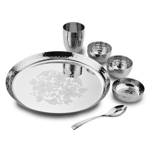 MANUFACTURERS AND SUPPLIERS OF ALL KINDS OF STAINLESS STEEL DINNER SETS / THALI SET / STEEL LUNCH SET.GIFT SET / WEDDING GIFTS / RETURN GIFTS / PROMOTIONAL GIFTS.AVAILABLE IN DIFFERENT SIZES AND SHAPES.