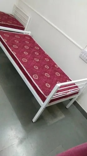 Our product range includes a wide range of metal bed- foldable.Durability should be the least of your concerns regarding this bed due to its immensely sturdy built.  These metal bed has an elegant appearance Maintenance of the bed is also at all an issue. These beds can be dismantled, unscrewing the nuts and bolts, wHich is helpful, when there is less space. Leveraging on our extensive market knowledge, we are providing a high quality range of Iron Foldable Bed.