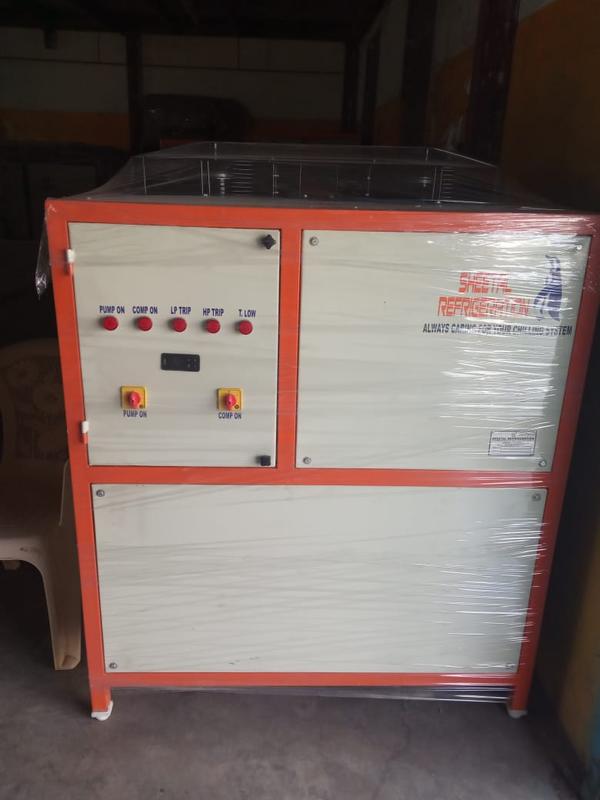 Recirculating Water Chillers 