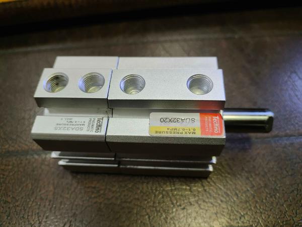 Pneumatic Double Cylinder32 x 10, 32 x 5Female ConnectionModel SDAS.R. Associates3503, Hauz Qazi, Chawri Bazar, Delhi- 110006Phone- 011- 49046161, 9968311543, 9953323131