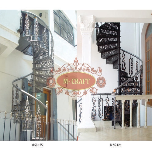 M-CRAFT    CAST IRON SPIRAL STAIRCASE WITH MRF PU PAINT FINISHING.