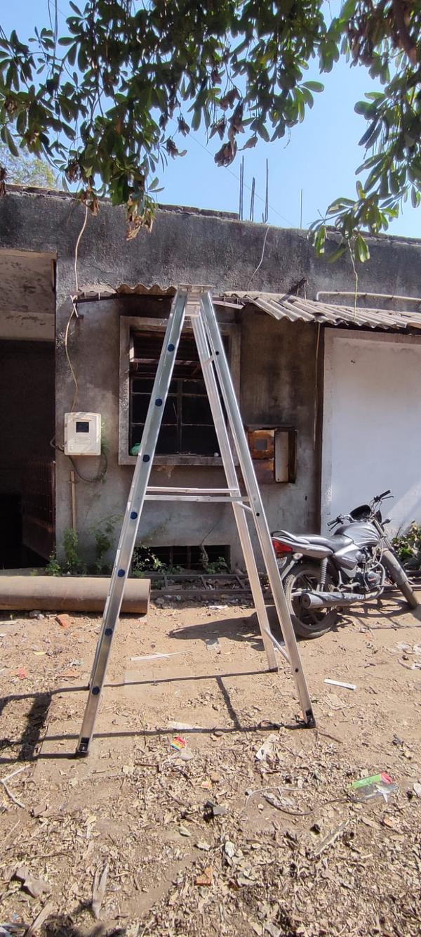 An aluminum self-support extension ladder is a ladder that can be extended to reach higher heights while also standing on its own without needing support from a wall or any other structure. It provides a stable platform for reaching high places and can be used in a variety of settings.Aluminum is a popular material for self-support extension ladders because it is lightweight, durable, and corrosion-resistant. Extension ladders come in various sizes and can be adjusted to reach different heights.One of the advantages of an aluminum self-support extension ladder is that it can be used in locations where there is no nearby wall or structure to support a traditional ladder. They are particularly useful in outdoor areas such as gardens, where walls may not be present.When choosing an aluminum self-support extension ladder, it is important to consider the height you need and the weight capacity required for your intended use. Look for a ladder with slip-resistant treads, a locking mechanism, and stabilizing feet to ensure stability and safety.As with any ladder, it is important to use caution when using an aluminum self-support extension ladder and to follow all safety guidelines, such as placing the ladder on a stable surface and not overreaching. Available in Heights : - 6 ft,8 ft,10 ft,12 ft,14 ft,16 ft,18 ft,20 ft.