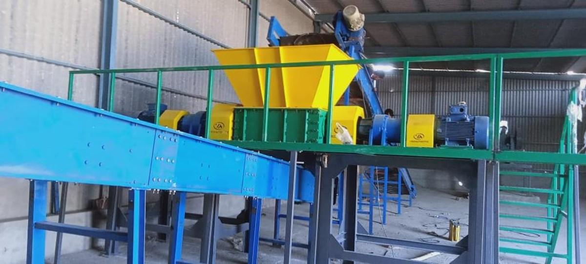 DOUBLE SHAFT SHREDDER MACHINE