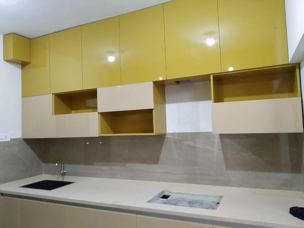 What are modular kitchens? Modular kitchens are kitchens that can be assembled using individual units, these units are then fitted to form the skeleton of your new kitchen. Designer Kitchens for Less units are supplied ready made up with the doors fitted.