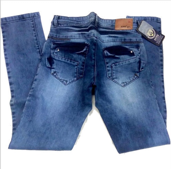 We are instrumental in offering our clients with the finest grade Mens Denim Jeans that are popularly known among our clients for their stylish design and quality. These are luxurious outfits made using fabric that is very soft and lightweight. Due to their stylish appearance and quality, we are seeing a huge demand for the jeans in the marketplace. Mens Denim Jeans are washable at home. To meet the varied demands of our clients, we are supplying denim jeans to our clients in different sizes and styles.