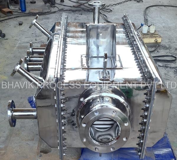 A Box condenser is a water-cooled shell and tube heat exchanger installed to condense exhaust steam from a steam turbine in thermal power stations.These condensers are heat exchangers which convert steam from its gaseous to its liquid state at a pressure below atmospheric pressure. Where cooling water is in short supply, an air-cooled condenser is often used. An air-cooled condenser is however, significantly more expensive and cannot achieve as low a steam turbine exhaust pressure (and temperature) as a water-cooled surface condenser.