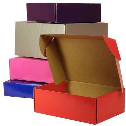 We provide printed corrugated boxes in single colour, multicolor, using kraft paper, duplex, waterproofing, coating, lamination etc , using quality raw materials sourced fromreputed manufacturers in the industry known for quality.The boxes are designed as per the customers requirement taking into consideration of the nature of the product, whether the product is fragile even shaped or uneven shaped.We spare no efforts to serve our customer with assured quality, timely delivery, reasonable price, and ensure their product reaches their destination safely.