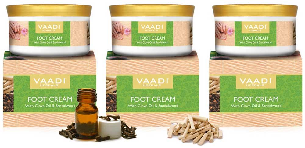 A scientifically designed foot cream that repairs & softens rough, hard & cracked heels. Clove Oil has antiseptic properties that disinfect your feet. Cocoa Butter & Jojoba Oil deeply moisturize your feet making them super soft. Sandalwood Oil soothes & relaxes tired feet.