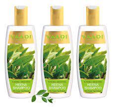 An ideal formulation for dry and frizzy hair, this shampoo effectively repairs the cuticles while cleansing the hair. Heena penetrates the hair shaft to add shine and strengthen to the hair, from within. Green Tea Extract restores dry and damaged hair, prevents split ends, and smoothes frizzy hair.Ingredients : Steam Disti