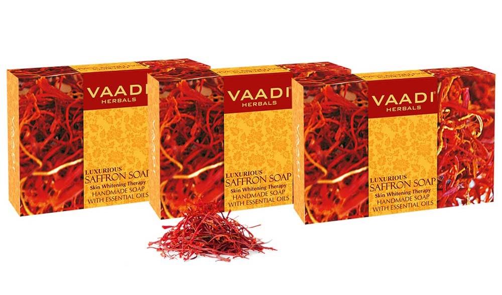 Enriched with multi-mineral-rich content of Saffron & goat Milk, this soap lightens and evens your skin tone, while cleansing away pore-deep impurities. It gently fades away pigmentation marks and blemishes; and grants you a fairer & flawless complexion!Ingredients : Saffron Extract (Crocus Sativus), Coconut Oil Derivative (Cocos Nucifera), Goat Milk (Caprae Lac), Palm Oil (Elaeis Guineensis), Patchouli Essential Oil (Pogostemon Cablin), Jojoba Oil (Simmondsia Chinensis), DM Water (Aqua)