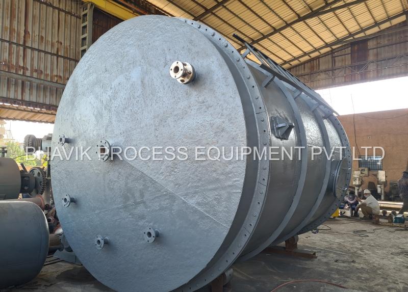 Clad steel is a metallurgically bonded combination of 2 different metals, which occurs when mill rolling. This bonding creates a single homogeneous plate. Usually a clad plate involves combining carbon steel with stainless steel, nickel or other alloys. Kennedy Tank can provide clad steel tanks in a variety of carbon, stainless or other alloy combinations to meet the unique needs of your storage application.