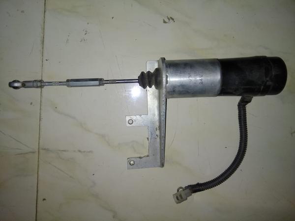 BOSCH SELF STARTER MOTOR / MOTOR MODEL : BOSCH - F002G20551 / MAKE : BOSCH :  PART NO : 2H.301.01.0.00 / MODEL : 4R1040 / SUITABLE FOR 45 KVA / VOLT : 12 V / PRICE : RS. 8600 / 