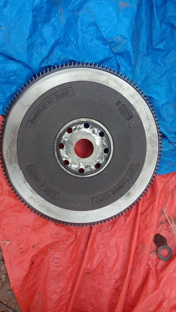 FLY WHEEL RING GEAR / Make : KOMATSU / Model : PC 210 / Teeth : 127 Nos / Price : Rs. 2000 /