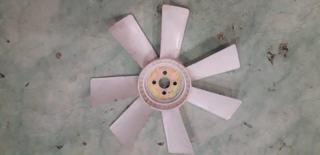 FAN LEAF PLASTIC 