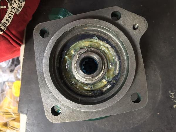 WATER PUMP ASSEMBLY / MAKE : CUMMINS / MODEL : KT 1150 / Price : Rs. 3600