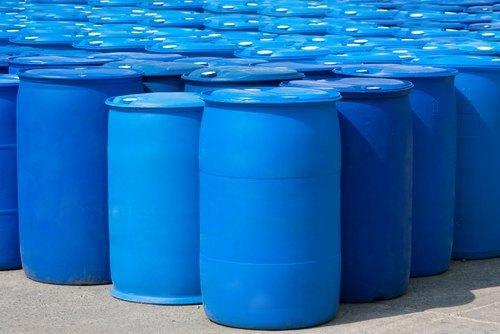 Technical Trichloroethylene,It is used primarily to make refrigerants and other hydrofluorocarbons and as a degreasing solvent for metal equipment. TCE is also used in some household products, such as cleaning wipes, aerosol cleaning products, tool cleaners, paint removers, spray adhesives, and carpet cleaners and spot removers.