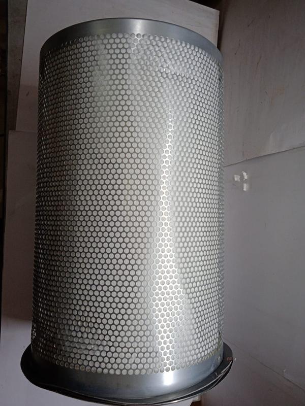 ITEM: AIR & OIL SEPARATOR / MAKE: ELGI / PART NO:B677701/ PSC:S9 PCC:IOJSOX723 / SIZE: H: 62 CM ID:30.5CM OD:44CM