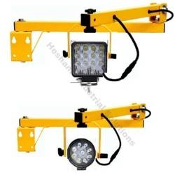 Voltage: 120-277V (fixture only), 120V (with arm)4000K cool white colour temperature70W MH flood light equivalentIP65 rated for wet locations 48 W /27 W