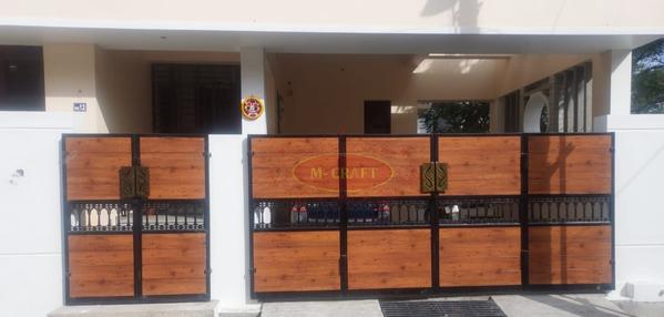 M-CRAFTHPL FOLDABLE MAIN GATE WITH MS-HOT DIP GALVANIZATION AND MRF PU PAINT FINISHING.