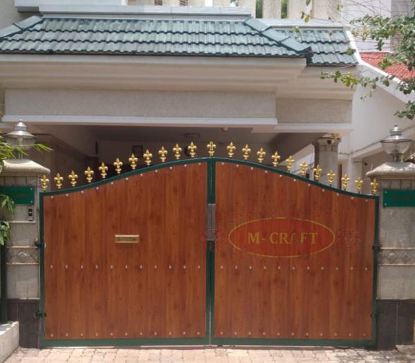 M-CRAFTHPL OPENABLE MAIN GATE WITH MS-HOT DIP GALVANIZATION AND MRF PU PAINT FINISHING.