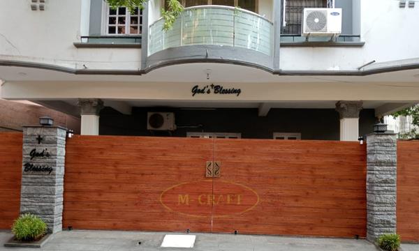 M-CRAFTHPL SLIDING MAIN GATE WITH MS-HOT DIP GALVANIZATION AND MRF PU PAINT FINISHING.