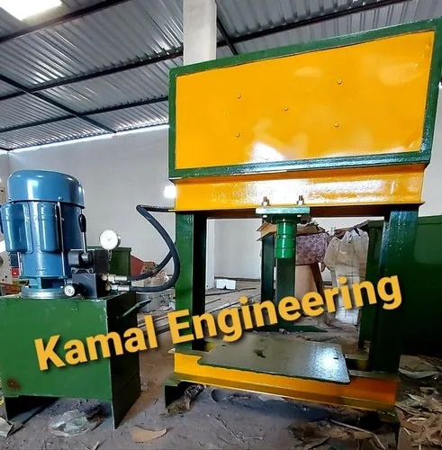 Brand	KAMAL ENGINEERINGVoltage	230VProduction Capacity	2000-2500 paper plates/hrsAutomation Grade	Semi-AutomaticPhase	singleMotor Power	2 HpCondition	NewI deal in	New OnlyCorrosion Resistance Body	YesWeight of Machine	250 kgWe have carved a niche amongst the most trusted names in this business, engaged in offering a comprehensive range of Semi Automatic Paper Plate Making Machine.