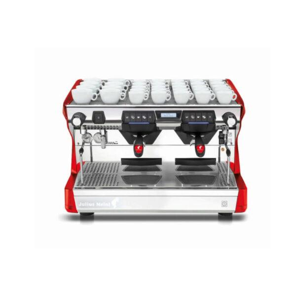 Classe 7 raises the standard of the mid-range espresso machines. Designed to always get the best  extraction from every coffee, it combines functionality and ergonomics in a modern and elegant look.  Featuring the most advanced brewing technologies developed by Rancilio for single boiler espresso  machines, it guarantees top-of-the-range thermal stability, accuracy, reliability and a high level of  energy efficiency. Classe 7 is a cost-effective solution for bars, restaurants, and coffee shop chains.Classe 7 raises the standard of the mid-range espresso machines. Designed to always get the best  extraction from every coffee, it combines functionality and ergonomics in a modern and elegant look.  Featuring the most advanced brewing technologies developed by Rancilio for single boiler espresso  machines, it guarantees top-of-the-range thermal stability, accuracy, reliability and a high level of  energy efficiency. Classe 7 is a cost-effective solution for bars, restaurants, and coffee shop chains.