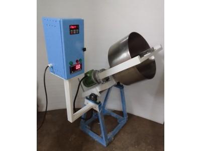 GranulatorPRODUCT SPECIFICATIONS•Model:MW-GL01•Type of product : Granulator•Material : MS body and SS tank•Tank Dimensions: 400mm*200mm (customizable)•Mixing Capacity : 5kg of material•Motor : AC Motor•Frequency : 50Hz Single Phase•Power Input : 220- 240V AC•Variable RPM : 100 to 1000 RPMKEY FEATURES•Vibration free sturdy design.•Smooth motor operation due to VFD control.•Rotation in clockwise and anticlockwise direction.•Adjustable scrubbing blade.•Adjustable rotating angle.