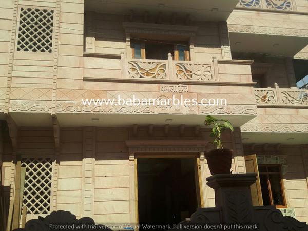The Jodhpur Sandstone L-Stone is a distinctive architectural element that showcases the exquisite craftsmanship and cultural legacy of Jodhpur, a captivating city in Rajasthan, India. These L-shaped stone brackets, or 