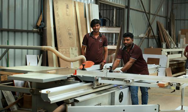 Coimbatore Panel Saw Cutting .In woodworking and carpentry, hand saws, also known as 