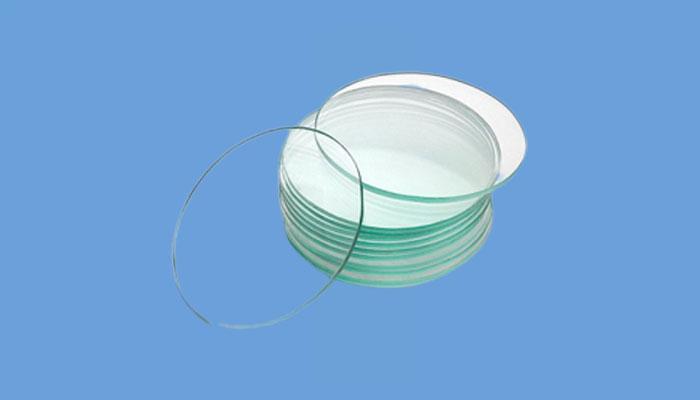 These Watch glasses possess high chemical durability thus preventing contamination of solution. They are moulded to the same radius of curvature for convenient stacking. The heavy wall and uniform fire polished edges provide mechanical strength.