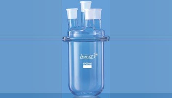 BOROSIL® brand resin reaction kettles are designed for organic reactions involving viscous materials. The wide mouth permits easy access to the interior for cleaning purposes. Covers are of heavy construction and lower sections are mould blown for maximum resistance to mechanical breakage. Covers are provided with openings with interchangeable joints for rapid assembly with condensers, stirrers etc. Flanges of covers and bottoms are finely ground for a tight seal.