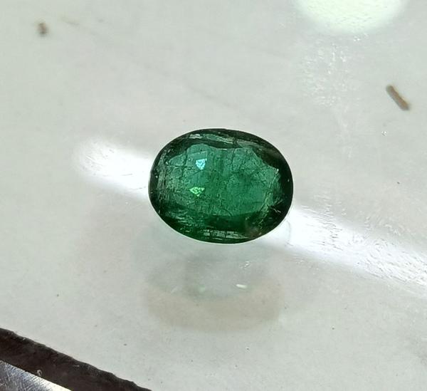 By the best quality in jaipur Gemstone Emerald (emerald stone) is a large mineral, very precious stone. It is a valuable name-making gemstone for most of the joyotish and is very beneficial for business or jobs, read for success in knowledge-seeking purposes.