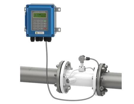 Application : Water, waste , chemical, etc. for larger diameter, no need to cut the pipe
Line size : DN 15 to DN 6000
Type : clamp on/insertionMounting : Wall/Panel mount/Portable Op Temp : 70 deg C/90deg C/160 deg C Display : 2- line LCD with Back lit Protection : IP 65/67/68Approval: APTEX /FM/XP etc. Pipe material: CS/SS/PVC/Cast Iron/Brass/Aluminum etc. Output &communication : 4-20 mA Frequency /RS 485/232 Accuracy : +1%
Power supply : AC/DC/Battery operated.