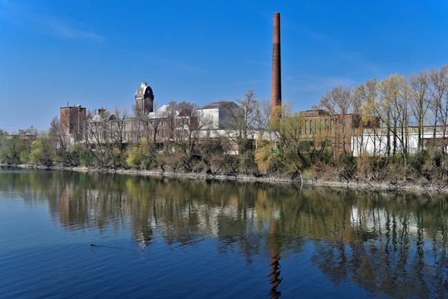 Today's water scenario demands the optimisation of water resources and integrated comprehensive solution to build modern/ real time water management of the city.Our turnkey solutions for water application like STP/ETP/WTP& other smart city Projects.Offering of complete range of flow meters with supply, installation& commissioning.Engineering design & supply of PLC / SCADA for STP/ETP/WTP.RTU based solution to integrate flow data on mobile or web through GSM/GPRS.Centralised monitoring and control to manage multiple facilities from a single location.Saving on operation and maintenance of water works & network.