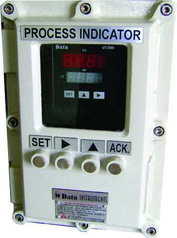 Usage/Application	IndustrialMaterial	ALUMINUMAccuracy	+ / - 0.2 % PHPole Type	Single PoleCurrent	5 AThrow Type	Single ThrowCertifications	CEControl Type	DOSING CONTROLBrand	ARANKA INSTRUMENTS LLPConductivity Digital Output	RELAY OUTPUTPower	90 ~260VAC ~50HzDisplay Type	LCD / SEGMENTThis new microprocessor-based family of Conductivity panel mounted controller isdesigned for a wide variety of environmental monitoring applications. The units featuresautomatic or manual temperature compensation of Conductivity, two 5 amp mechanical relays and4 to 20 mA, contorting output. For ease of operation all calibration and parameter set pointsare selectable through the front keypad.Additional Information:Delivery Time: 3-4 weeks