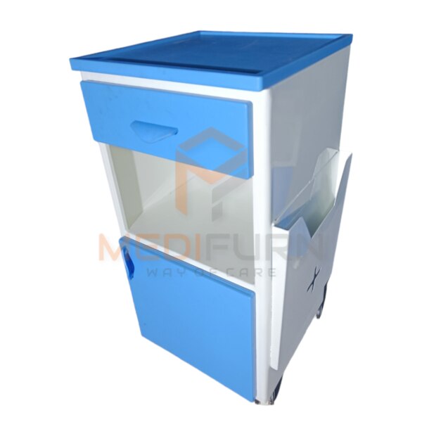 Specifications
• The cabinet is provided with door and a
drawer apart from the open shelf in the
middle. The locker is mounted on 50mm
castors for mobility.
• It comes as standard with ABS
top with four side raised to reduce fall#Deluxbedsidelocker#premiumbedsidelocker