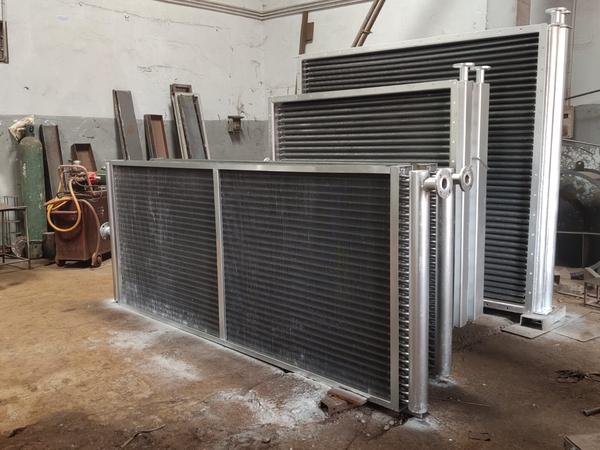 Air cooled condensers