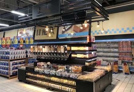 Rack accessories are supplementary items designed to enhance the functionality and versatility of store racks. These include hooks, dividers, shelves, and signage holders, among others. They enable customization and organization, optimizing space utilization and improving product presentation.