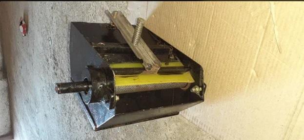 Our range of products include Tharmoplastik road marking machine dispnser box.Brand	JJ superSize	150 mmAn Atom Thermoplastic Screed Machine is a screed type road marking machine with 4 wheels ride-on hydrostatic drive air jacketed applicator. Hydraulic burner system of ATOM designed to permit very fast heat up time and thermostatically controlled. This road marking machine also has flame failure system. 