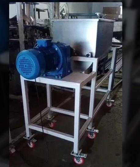 Our product range includes a wide range of Detergent Powder Mixing Machine.Usage/Application	MixingMaterial	SS 304Shape	U sapeCapacity	upto 50 kgDesign Type	StandardAutomation Grade	Semi-AutomaticMax. Mixing Mass	Detergent powder mixingI Deal In	New OnlyCountry of Origin	Made in IndiaAn Atom Thermoplastic Screed Machine is a screed type road marking machine with 4 wheels ride-on hydrostatic drive air jacketed applicator. Hydraulic burner system of ATOM designed to permit very fast heat up time and thermostatically controlled. This road marking machine also has flame failure system. 