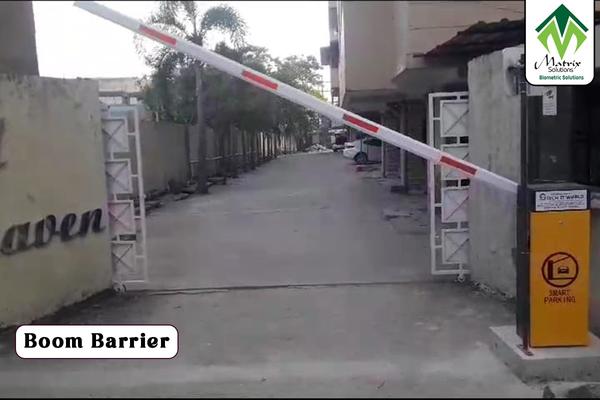 Motor Type	24V DC brushless motorProtection Level	IP 54Operating Temperature	-40°C ~ +75°CPower Supply	24V DC, AC 100 ~ 240VController Frequency	50 - 60HzPower Consumption	100WCase Material	Powder coated steelDimensions	360 * 330 * 1000mmNet Weight	43kgBoom Length	Max 6mBoom Type	Telescopic straight boomModel Name	BG300Motor MCBF	2 million timesOperating Speed	1.5-6sOutput Power	160WRemote Control Distance	≥30mWorking Voltage	DC 24V