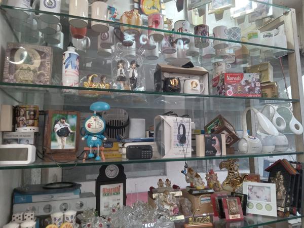 Mugs , photo Frames, Small Gifts