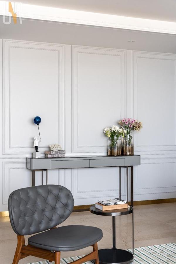 Elevate Your Entryway with UNR Kitchens' Exquisite Console TablesMake a striking first impression with UNR Kitchens' stunning collection of console tables, designed to add a touch of sophistication and functionality to your entryway or living space. Our console tables blend elegant design with practicality, creating a stylish focal point that welcomes guests and enhances the ambiance of your home.Sleek and Stylish Design:Crafted with meticulous attention to detail, our console tables feature sleek lines and contemporary designs that exude modern elegance. Whether you prefer minimalist simplicity or chic sophistication, our collection offers a variety of styles to suit your aesthetic preferences and complement your interior decor seamlessly.Versatile Functionality:More than just a decorative piece, our console tables offer versatile functionality to meet your needs. Use them to display decorative accents, store keys and mail, or even as a stylish workspace for quick tasks. With ample surface area and storage options, our console tables provide the perfect balance of form and function for any space.Quality Craftsmanship:At UNR Kitchens, quality is our top priority. Each console table is crafted with precision and care, using high-quality materials and expert craftsmanship to ensure durability and longevity. From solid wood construction to exquisite finishes, our console tables are built to withstand the test of time and add timeless elegance to your home.Customization Options:Express your personal style with our customizable console tables. Choose from a variety of finishes, materials, and sizes to create a console table that perfectly complements your space and reflects your unique taste. Whether you prefer the warmth of wood or the sleekness of metal, our collection offers endless customization options to suit your needs.Transform Your Space with UNR:Elevate your entryway or living space with UNR Kitchens' exquisite console tables. Immerse yourself in the beauty of modern design and functionality, where every detail is carefully crafted to enhance the ambiance of your home. Discover the perfect console table to make a lasting impression and elevate your interior decor with UNR Kitchens.