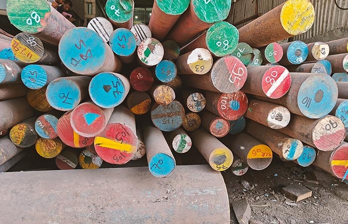 We are engaged in offering a wide range of Hot Rolled Steel Pipes which is known for high performance. These are extensively used in various industries and further perfect for different applications as well. To meet with the specific requirements of our clients, we are offering these in varied sizes. These are known for features like dimensional accuracy, sturdy construction and longer service life.Features:DurabilityResistant against rustRobustnessApplication:Paper industrySea water equipmentChemical industryCondensersAutomobile industryPressure vesselsIndustrial boilersOil refinery equipmentPetrochemical refineriesPharmaceutical industry