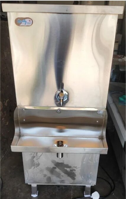 Storage Capacity	        40 LCooling Capacity	       50 L/HrNumber Of Taps	       One TapDimensions	               24X20X54inchColor	                      SilverBody Material	      Stainless SteelPower Source	      ElectricManufactured By	     Quality EngineersVoltage	                     240 VWe are engaged in offering a wide range of  quality Products to our clients. Our range of all products is widely appreciated by our clients.Get Best Quote